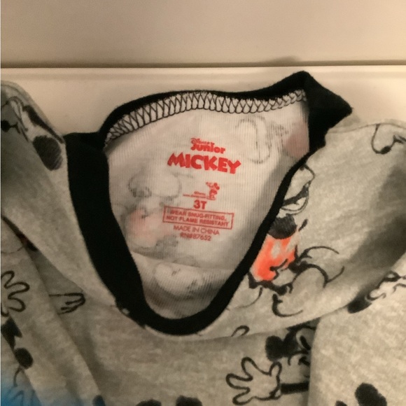 Disney pj’s - Picture 2 of 3